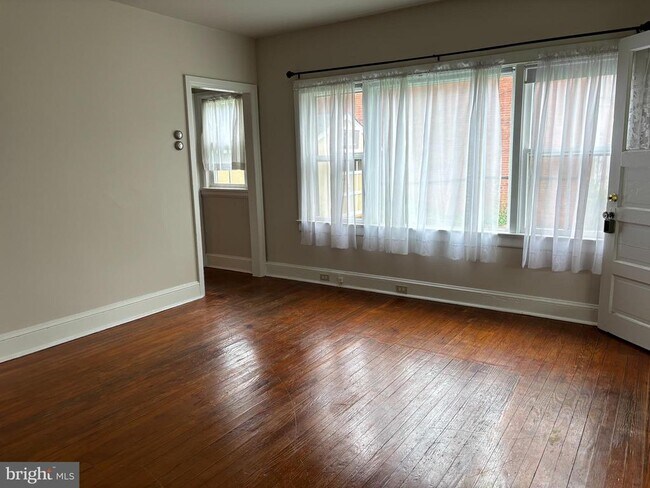 Photo - 132 Plant Ave