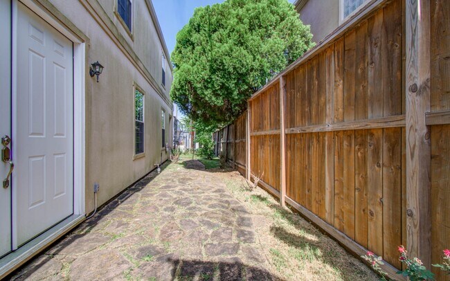 Photo - 6855 Bellgreen Dr