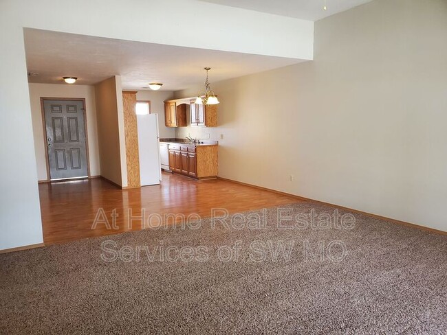 Photo - 1095 N Northwood Rental