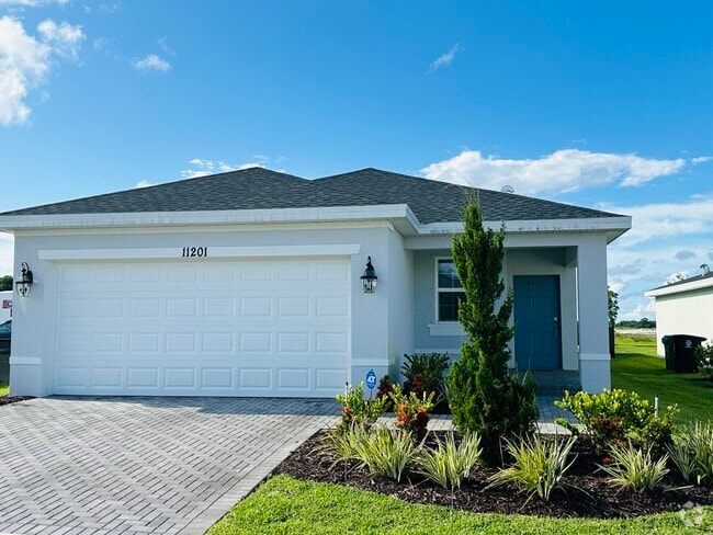 Building Photo - 11201 Fernbrook Dr Rental