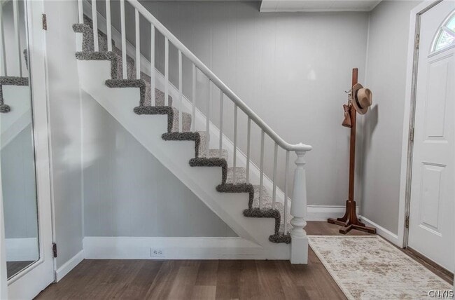 Photo - 406 Stone St