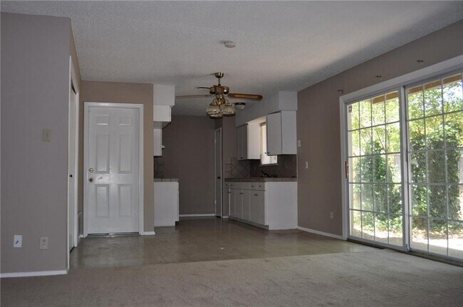 Photo - 1006 Warrington Dr