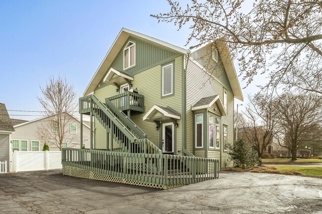 Photo - 720 Main St Unidad 2