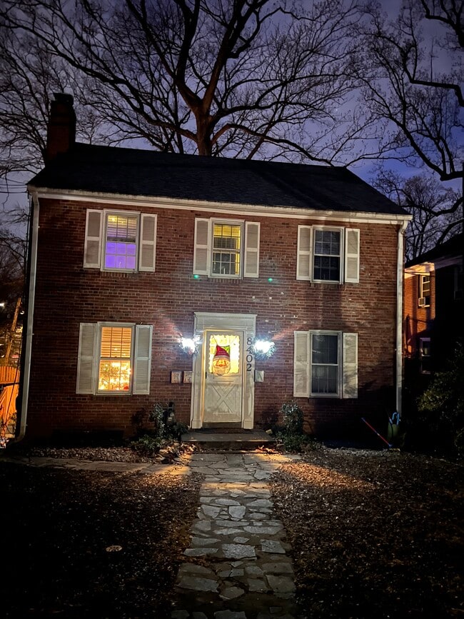 Building Photo - 8402 Flower Ave Unit 3