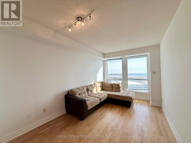 Photo - 628 Fleet St Unité 1413