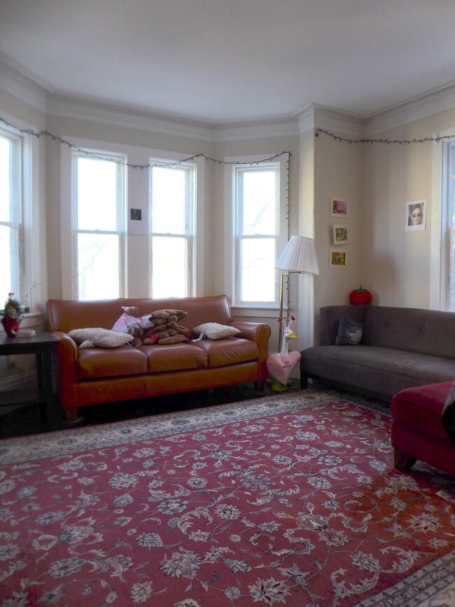 Photo - 828 Parker St