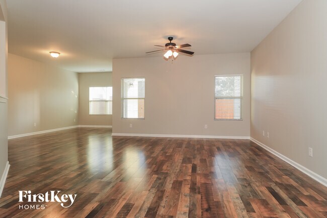 Photo - 109 Caledonian Cir