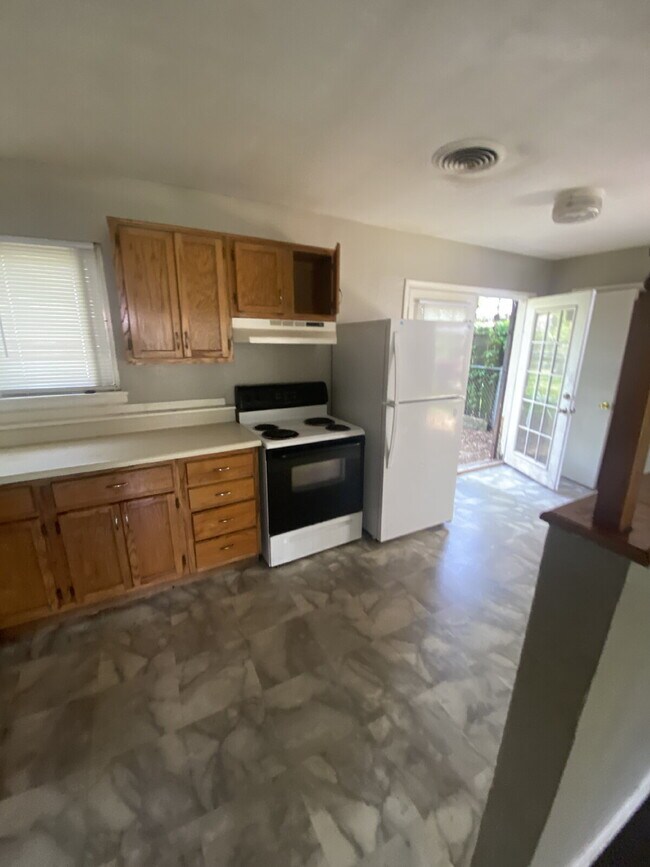 Photo - 1305 Collins Dr
