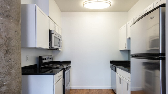 Building Photo - 300 3rd St Unit 8A Rental