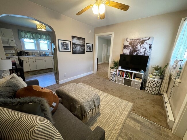 Photo - 132 Myra Barnes Ave Unidad A