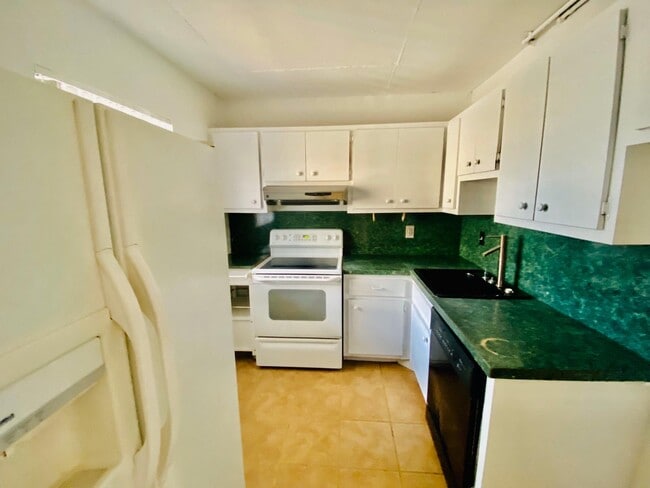Building Photo - 15600 NW 7th Ave Rental