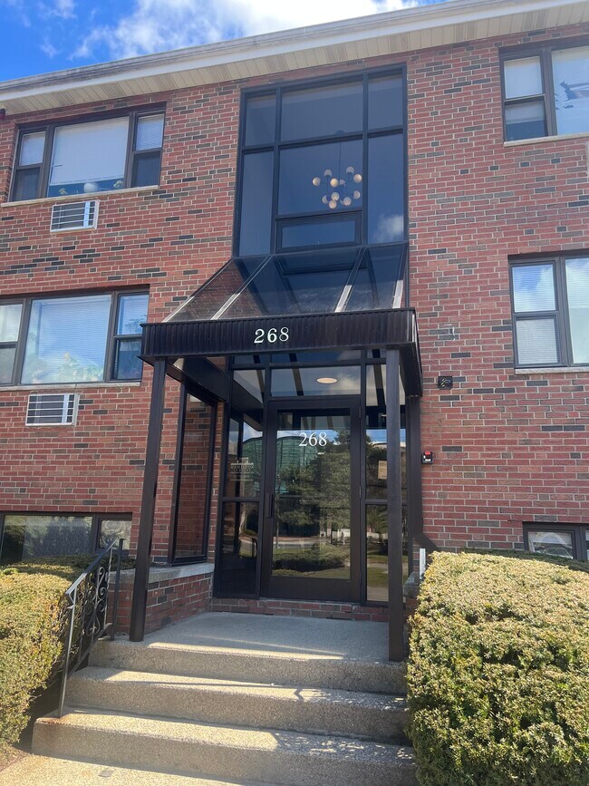 Building Photo - 268 Grove St Unit U10