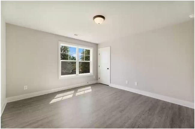 Photo - 9210 Long Hollow Rd