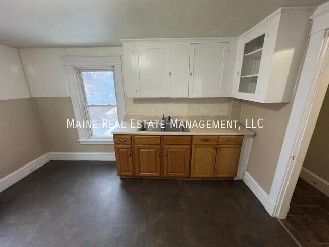 Photo - 191 Center St Unit 4