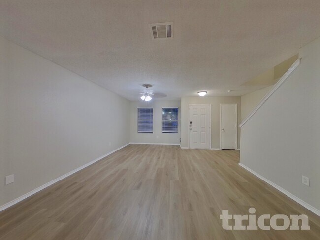 Photo - 4877 Trail Hollow Dr