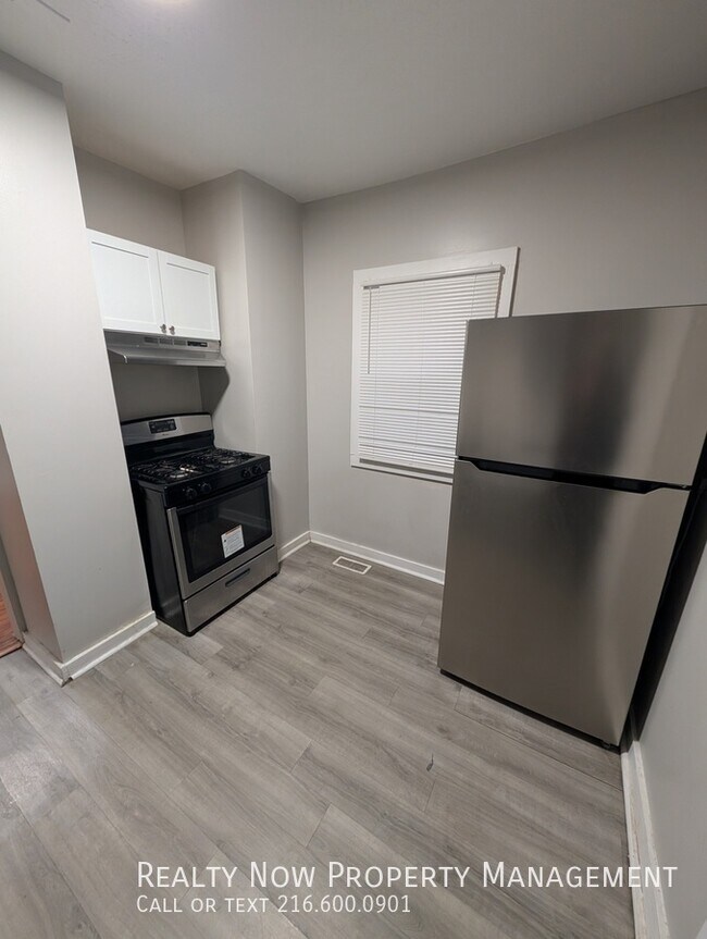 Photo - 1434 W 112th St Unit 2