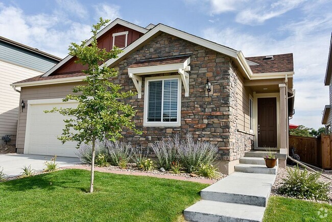 Building Photo - Great 3 Bed / 3 Bath with Garage! Open Flo... Rental