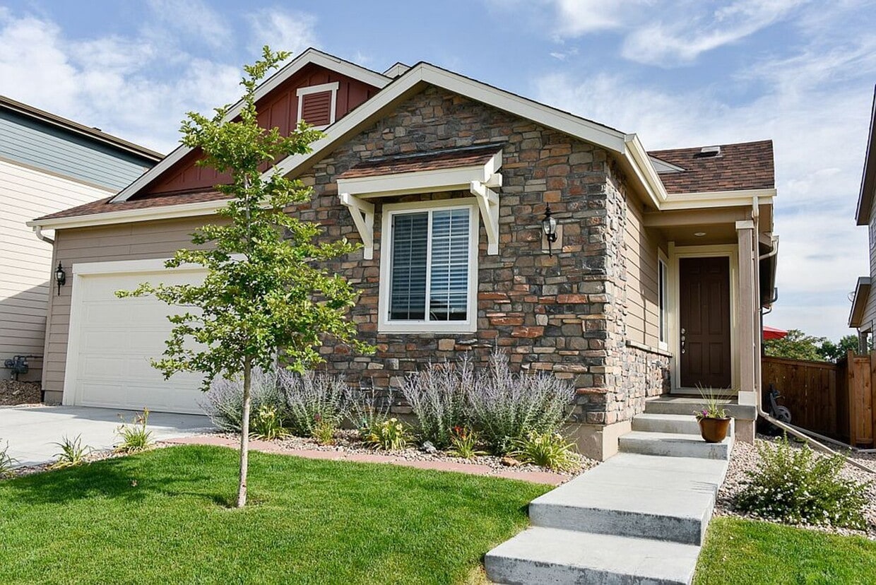 Great 3 Bed / 3 Bath with Garage! Open Flo... - Great 3 Bed / 3 Bath with Garage! Open Flo...