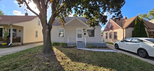 Building Photo - 4924 Hipp St