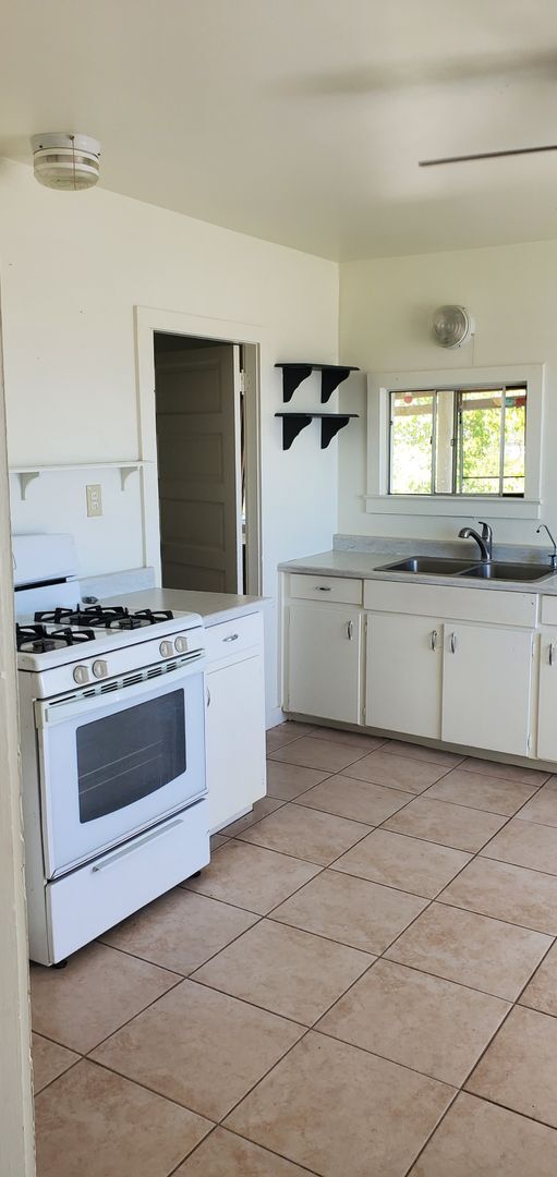 Photo - AVAILABLE NOW!! 2 Bedroom with Office space in Jerome contact Property Pros