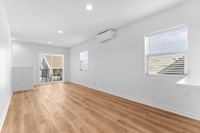 Photo - 1440 Lakepointe St