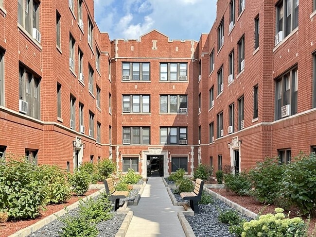 Building Photo - 3946 N Janssen Ave Rental