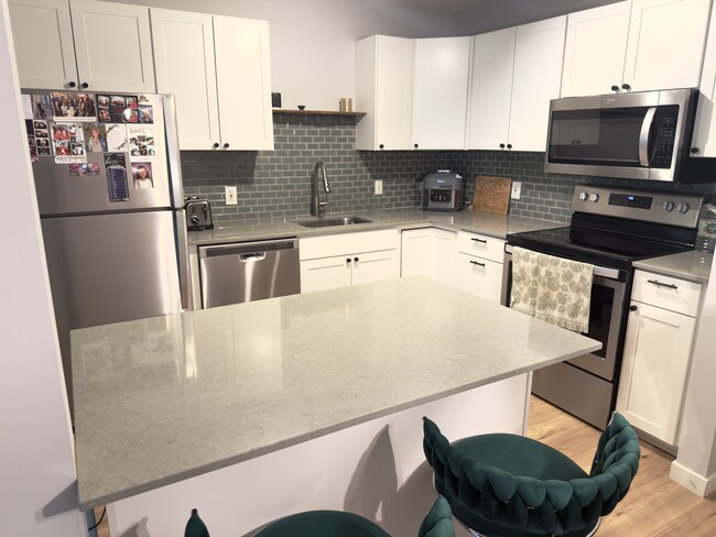 5627 Green Circle Dr Unit 5627 Green Circle Dr Apt 319