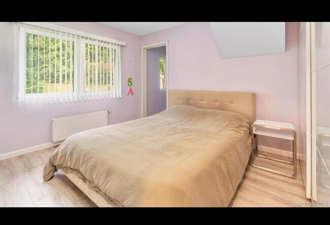 Photo - 143 Hallock St