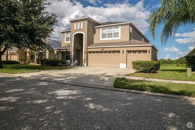 Building Photo - Elegant 5-Bedroom Pool Home with 3-Car Gar...