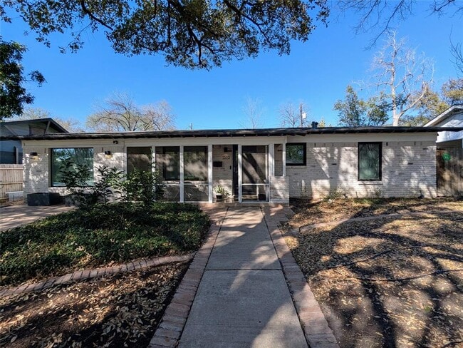Building Photo - 1510 Glencrest Dr Rental