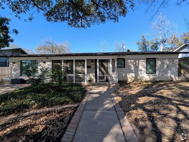 Building Photo - 1510 Glencrest Dr Rental
