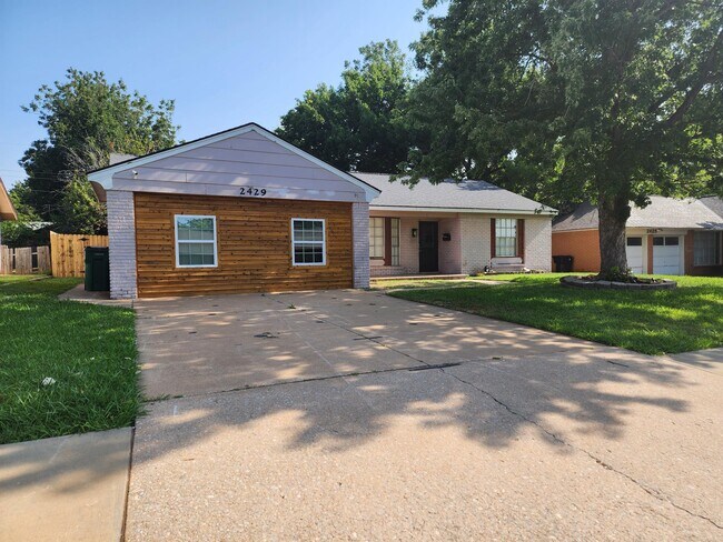 Photo - 2429 NW 110th St
