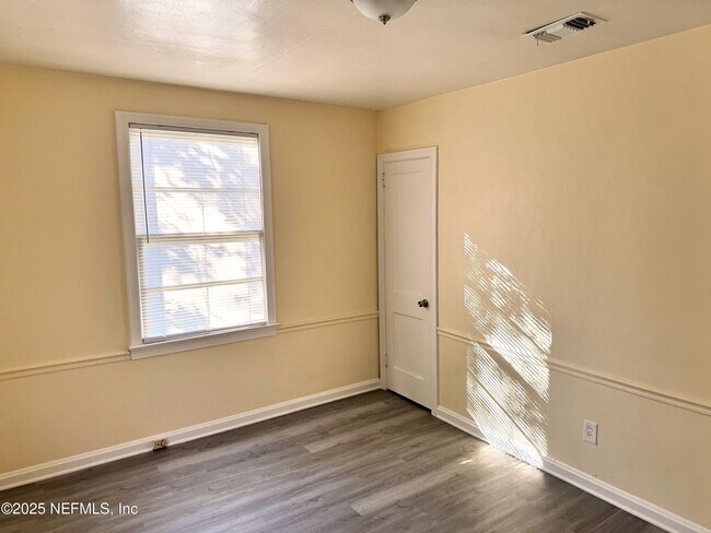 Photo - 4752 Post St