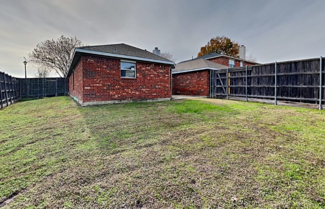 Building Photo - 6550 W Montebello Ave Rental