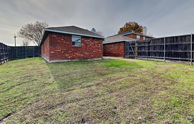 Building Photo - 6550 W Montebello Ave Rental