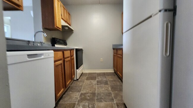 Building Photo - 15 Harbor Point Blvd Unit 206