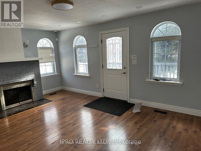 Photo - 853 FOURTH STREET