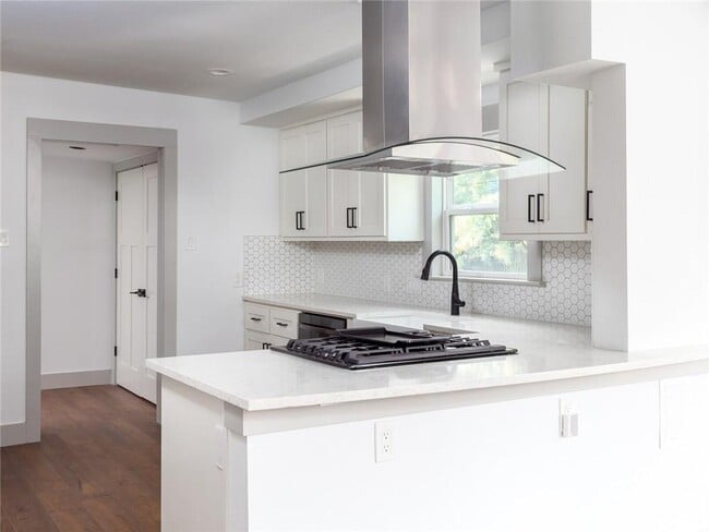 Photo - 4612 Caswell Ave