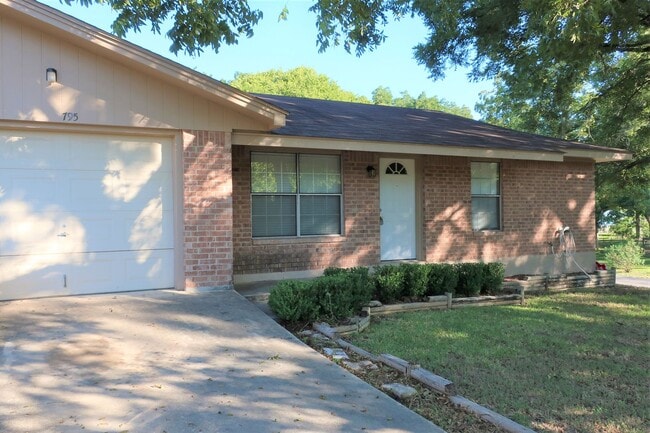 Building Photo - Walk to Torrey Park, and Live Minutes from Historic Gruene! 2/1/1 Duplex on a Corner Lot with Ref...