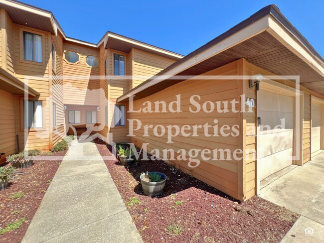 Photo - 707 Carpenters Way