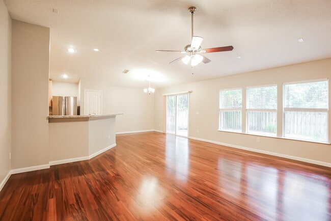 1322 Dunns Lake Dr