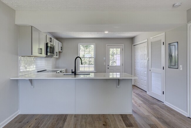 Photo - 2328 Brittany Dr