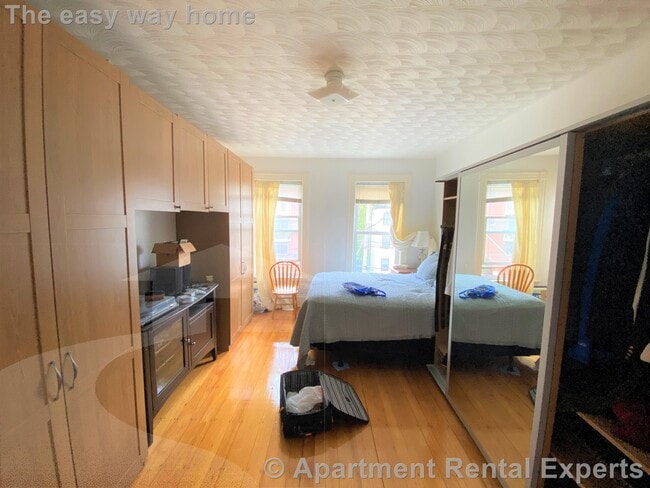Building Photo - 250 Beacon St Unit #3L
