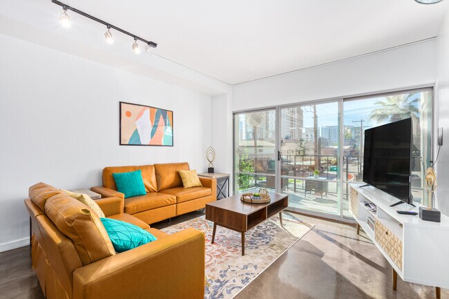 Building Photo - 805 N 4th Ave Unit 208