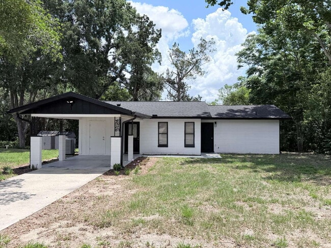 Photo - Available Now | Move-In Ready Rental in SE Ocala/Silversprings Shores