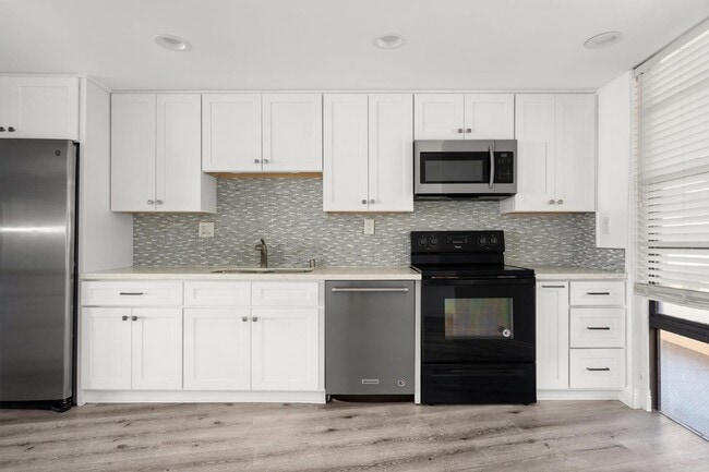 Photo - 4316 Marina City Dr