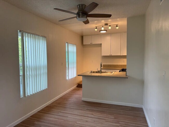 Photo - 510 E Cypress Ave