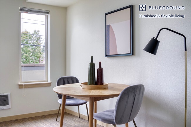 Photo - 3920 Stone Way N Unit SI FL3-ID640