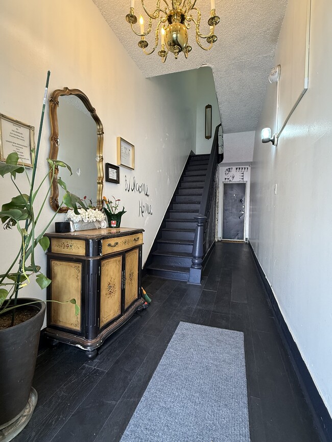 WELCOME HOME - 217 Hamilton Ave