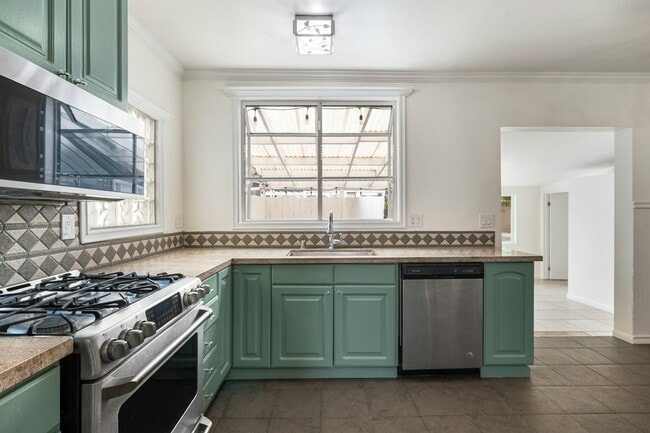 Photo - 339 Ave F
